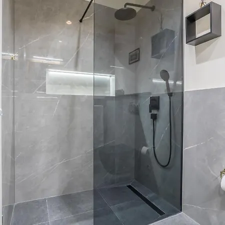 Riva - The Heart Of Palace *