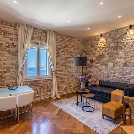 Riva - The Heart Of Palace Спліт