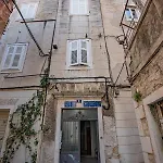 Riva - The Heart Of Palace *