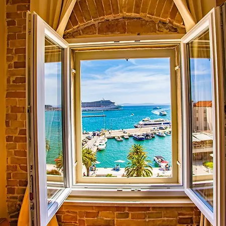 Riva - The Heart Of Palace Apartament