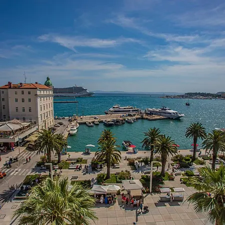 Riva - The Heart Of Palace * Split