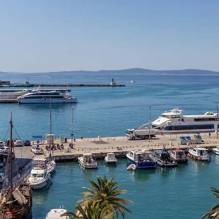 Riva - The Heart Of Palace Apartman Split