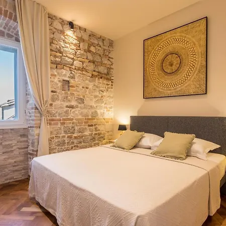 Riva - The Heart Of Palace Apartament Split