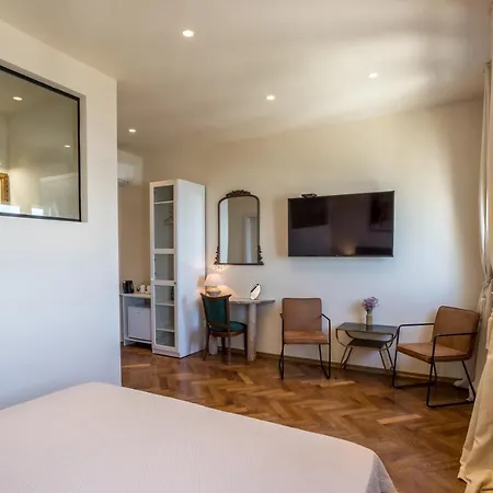 Riva - The Heart Of Palace * Split