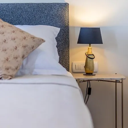 Riva - The Heart Of Palace *