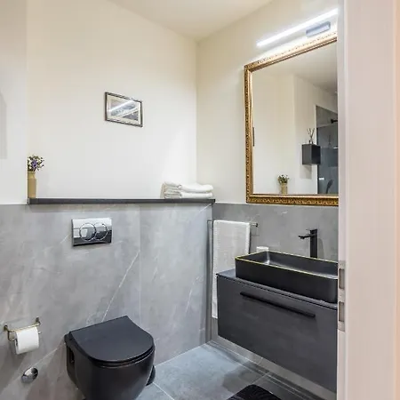 Riva - The Heart Of Palace